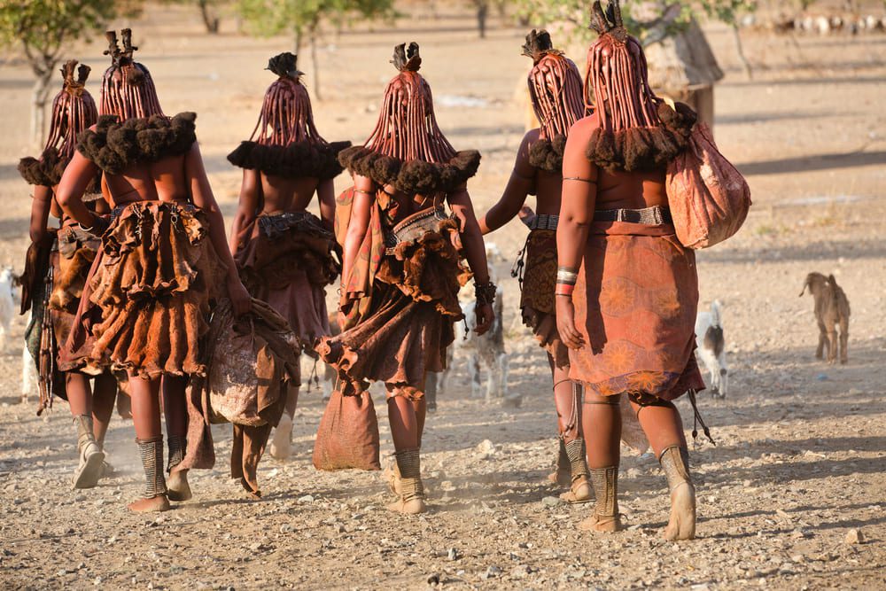 Namibie-Les Himba / la tribu qui offre des femmes à ses visiteurs