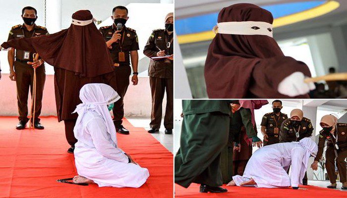0_Woman-faints-while-being-cruelly-lashed-in-public-flogging-for-extramarital-sex (1)
