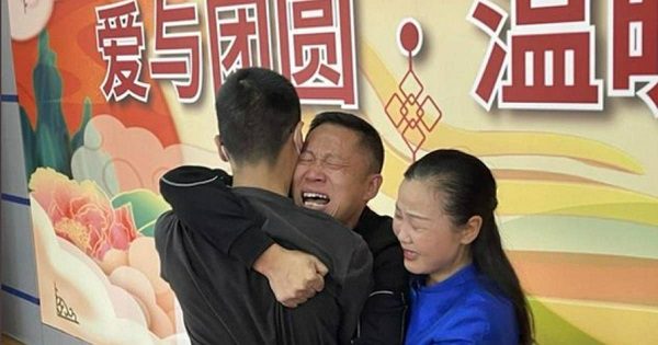 Chine: un couple retrouve son fils enlevé il y a 14 ans