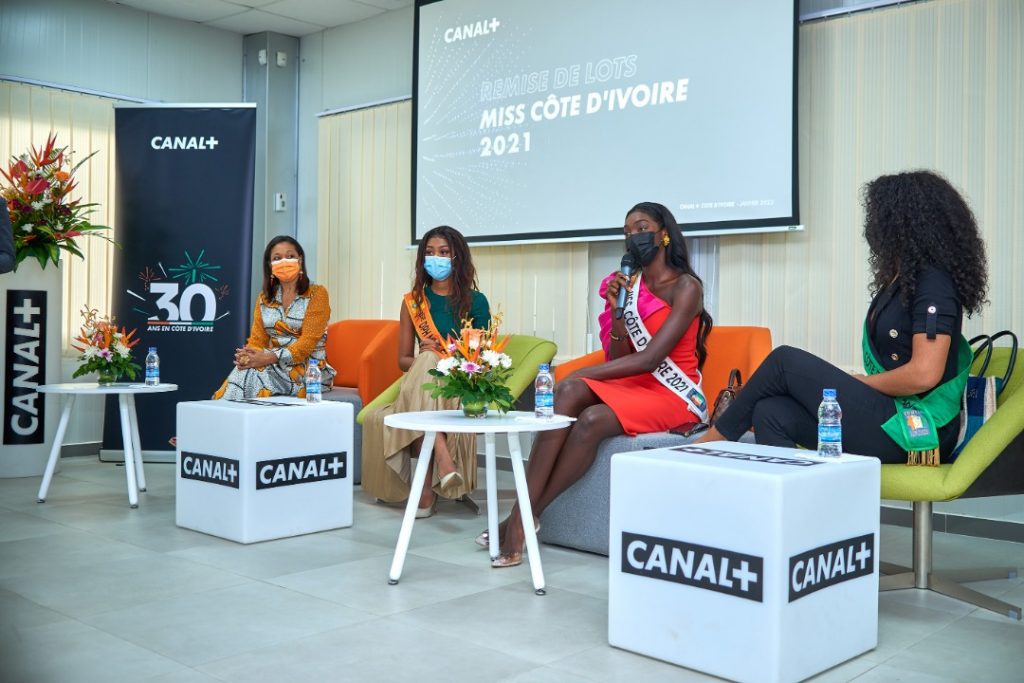 Canal+ remet des lots au trio Miss Côte d'Ivoire 2021-PHOTOS