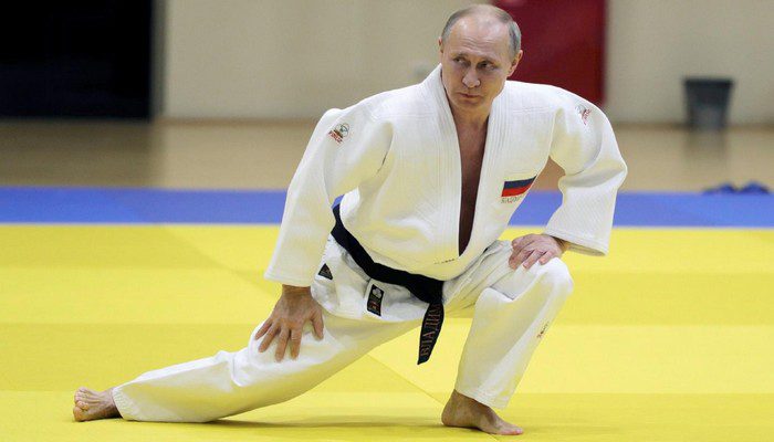 Poutine suspendu par la fédération de judo
