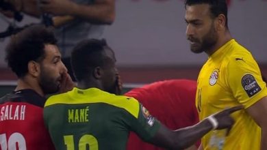 Salah-et-Mane-en-grande-discussion-avant-le-penalty-du-Senegal-contre-l-Egypte-en-finale-de-la-CAN-2022-1230451