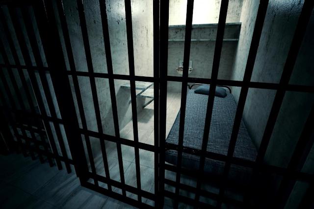 Dubaï/ 3 mois de prison pour la femme qui fouille dans le téléphone de son mari