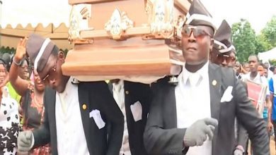 20285362lpw-20285566-article-cercueil-enterrement-ghana-jpg_7075565_1250x625