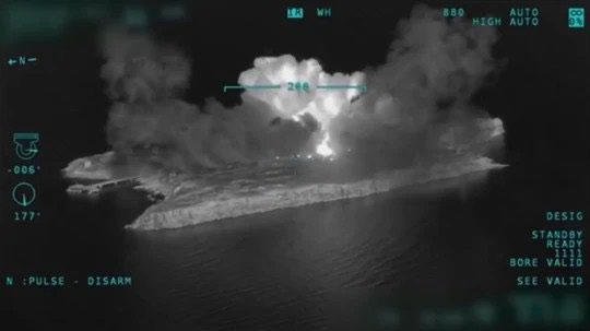 L'Ukraine détruit le bateau de parade de Poutine avec une bombe à guidage laser