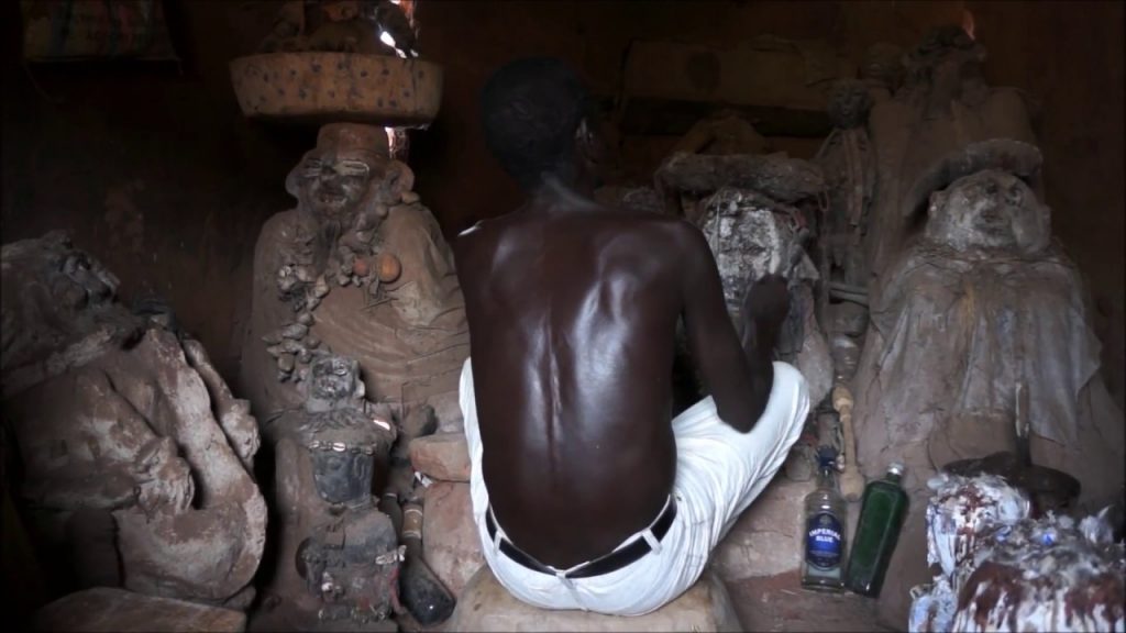 Benin/ Un féticheur se tire une balle dans la bouche en pleine pratique mystique