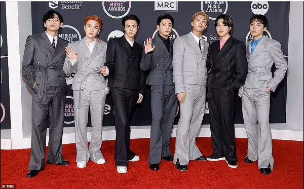 Les superstars coréennes de la K-Pop BTS annoncent une ''pause temporaire''
