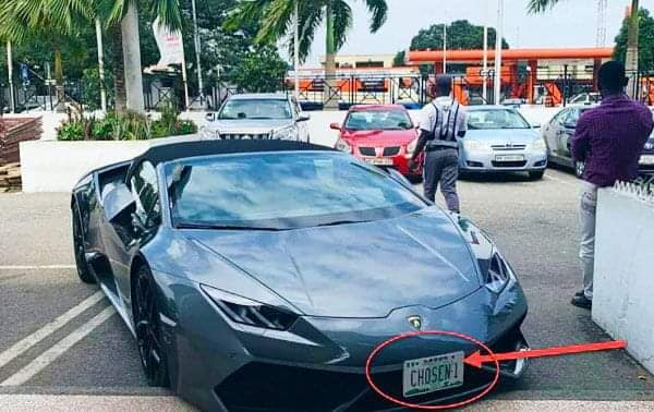 Une Lamborghini volée en Suisse retrouvée au Ghana avec une plaque nigériane 