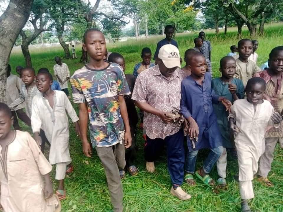 Nigeria / Tabaski : Des chrétiens se joignent aux musulmans pour nettoyer une mosquée 