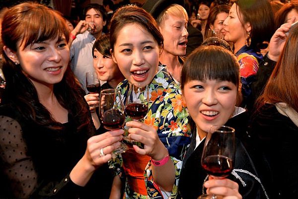Japan-tells-its-sober-youth-to-drink-MORE-in-bid