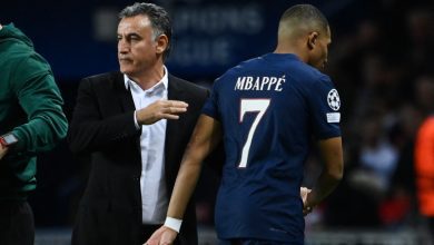 1544436-kylian-mbappe-r-quitte-le-terrain-apres-avoir-ete-remplace-par-l-entraineur-chef-francais-du-paris-saint-germain-christophe-galtier-l-le-11-octobre-2022-1