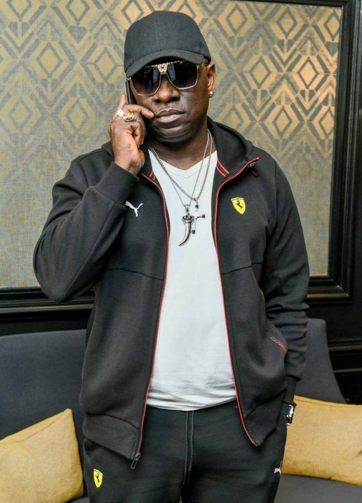 Incident / Un artiste camerounais se fait dépouiller à l'aéroport Charles De Gaulle