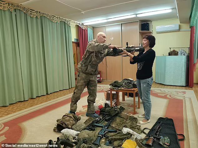 Russie : des enfants de 4 ans apprennent à utiliser des AK-47 (photos)