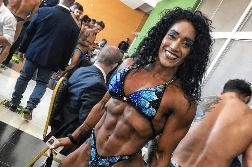 "Elle était en danger": une culturiste décède après avoir été forcée de partager une chambre d'hôtel avec un athlète masculin