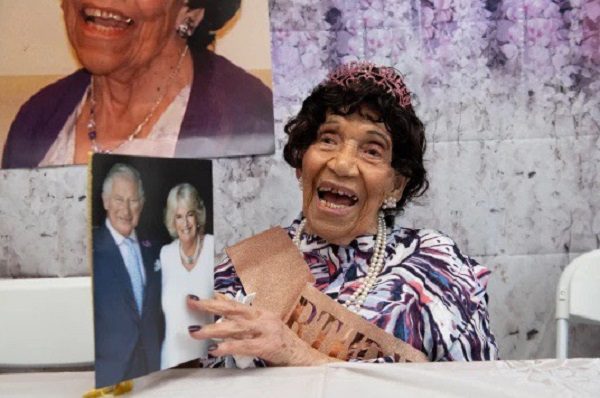 Une femme de 110 ans révèle le secret de sa longévité