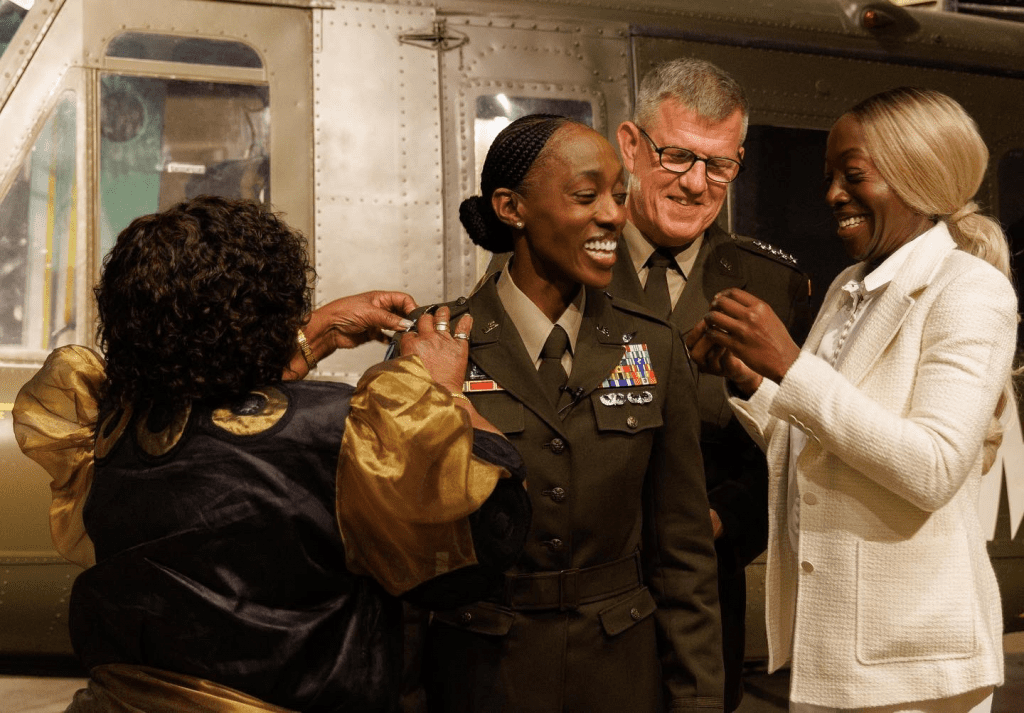 Une Nigériane devient général dans l'armée américaine