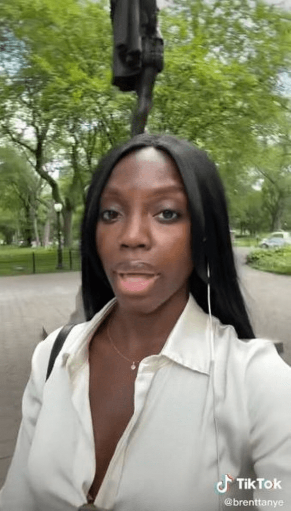 "Je suis si jolie mais solitaire - les femmes me détestent et les hommes me voient comme un trophée"