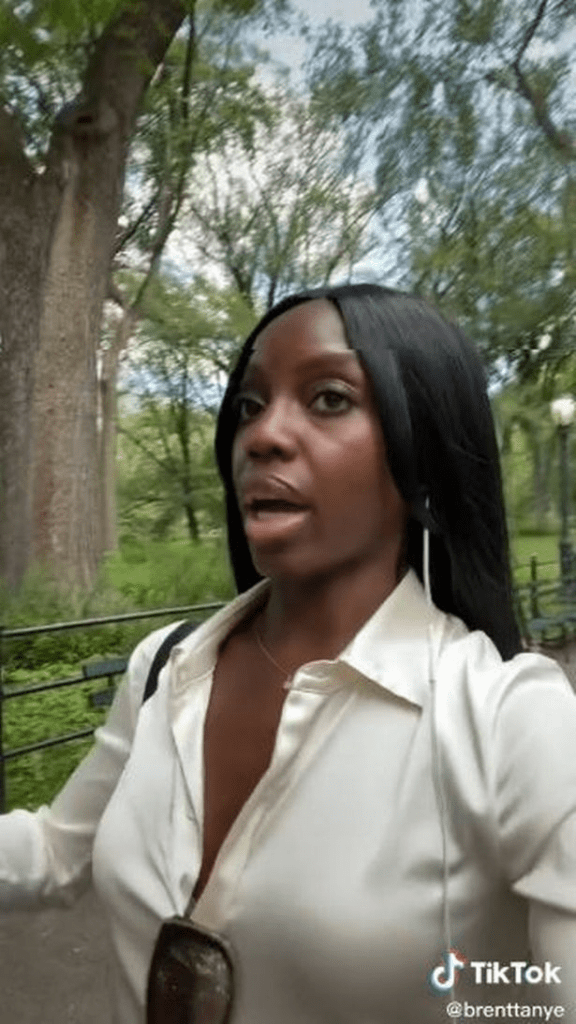 "Je suis si jolie mais solitaire - les femmes me détestent et les hommes me voient comme un trophée"