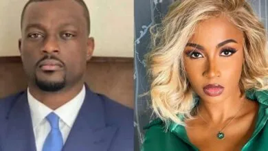 Francis-Mvemba-repond-sechement-a-Coco-Emilia-a-loccasion-de-lanniversaire-de-leur-fille