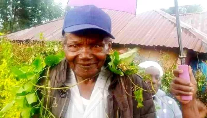 Un kenyan rentre après 50 ans d’aventure