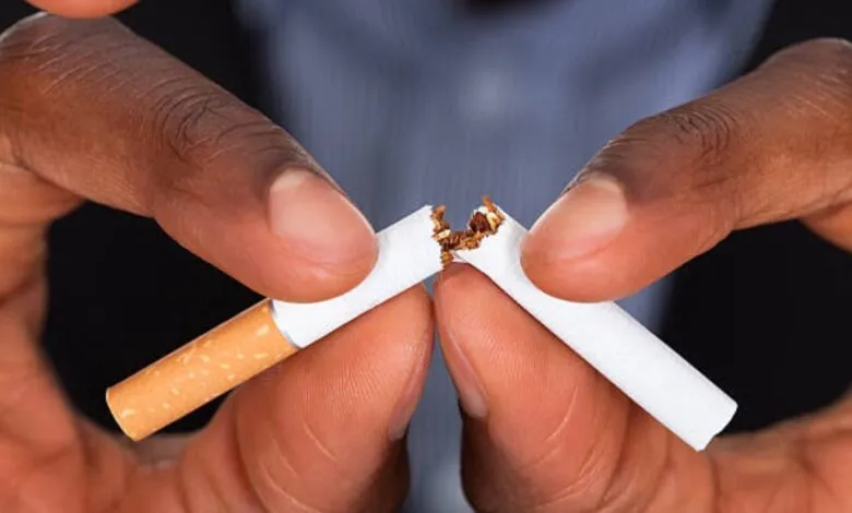 Une nouvelle étude révèle combien de minutes chaque cigarette fumée réduit la vie d’une personne
