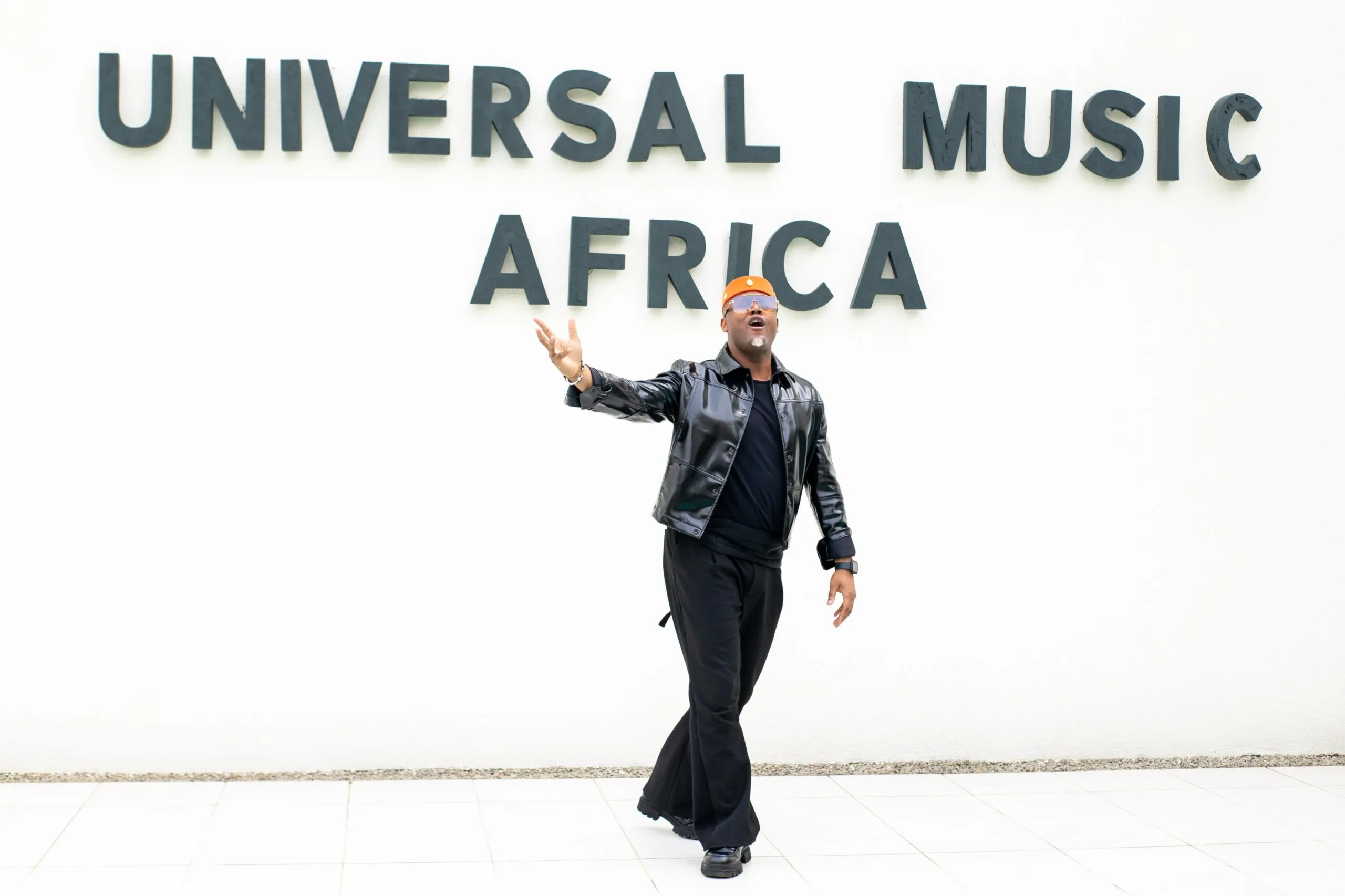 Abel Maxwell signe chez Universal Music Africa : Un pas de géant pour un artiste plein de talent