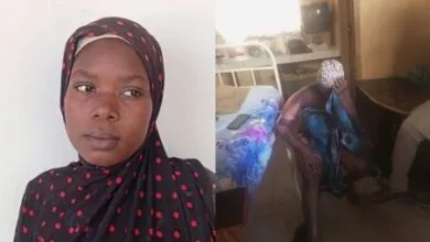 sa belle-soeur lui verse de l’eau chaude desuus en plein accouchement