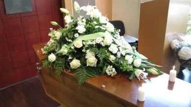 Annoncée m.0rte à l’hôpital elle revient à la vie alors qu’elle est emmenée à ses funérailles