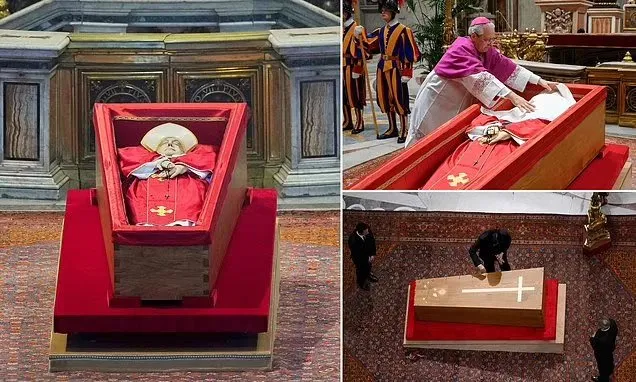 la-note-qui-va-accompagner-le-pape-dans-son-cercueil-