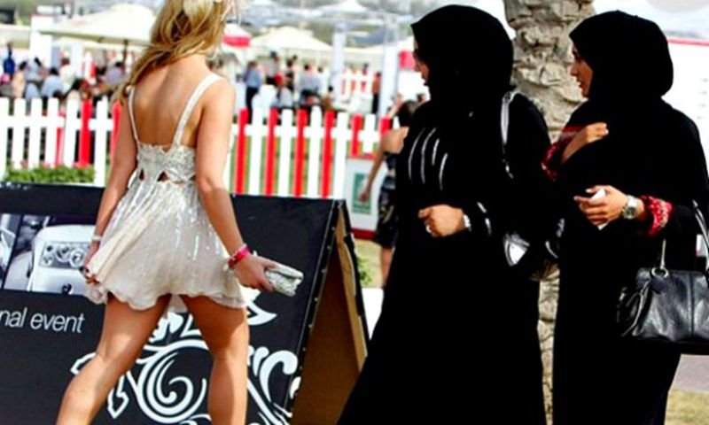 5 pays avec les codes vestimentaires les plus stricts