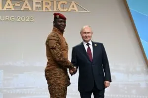 Pourquoi le capitaine Ibrahim Traoré du Burkina Faso a conquis les cœurs à travers le monde