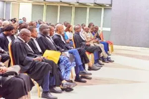 Exercice d'éloquence / Deux avocats "s'affrontent" devant le Préfet de Yamoussoukro et des étudiants