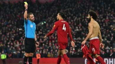 Football – découvrez l’origine des cartons jaunes pour avoir enlevé son maillot et le joueur qui en est responsable