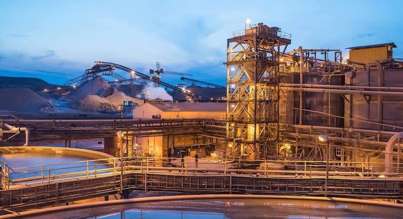 Un pays ouest-africain conclut un accord de raffinage d’or avec la Russie pour limiter les pertes à l’exportation