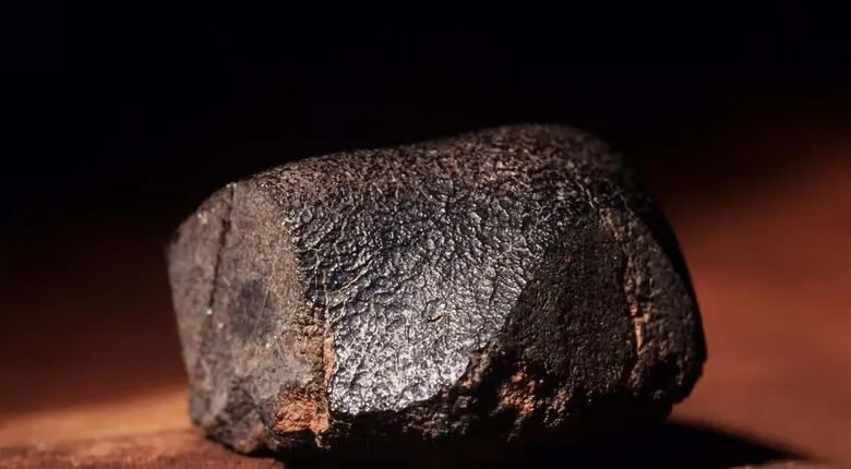 Une-météorite-martienne-rare-découverte-au-Niger-a-été-vendue-pour-la-somme-exorbitante-de-5_3- (1)