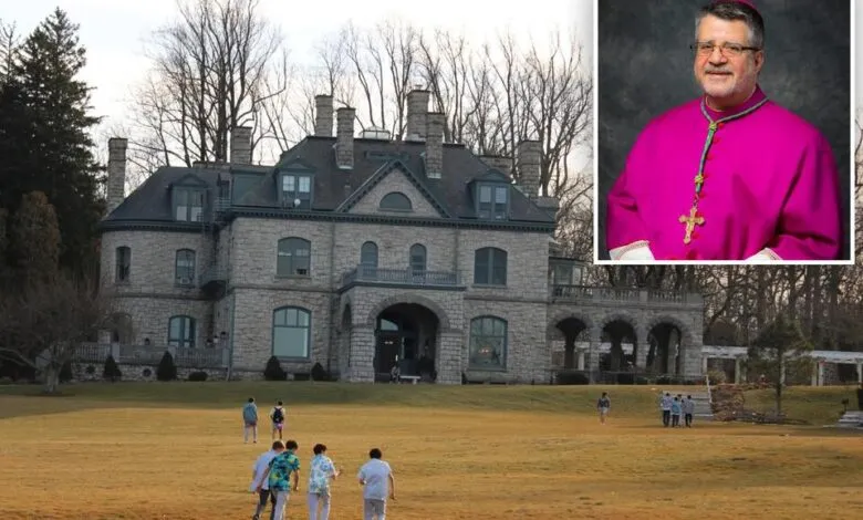 Des décennies d’abus inquiétants commis par le clergé dans une école catholique d’élite vont être révélées