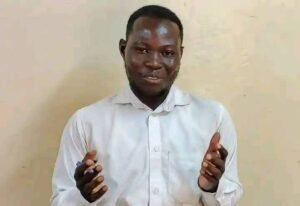 Burkina Faso : un homme invente une Écriture 100% burkinabè