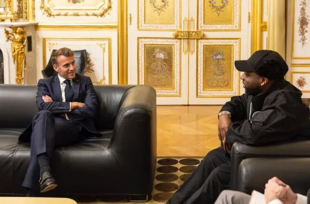 Davido rencontre le président français Emmanuel Macron (PHOTOS)