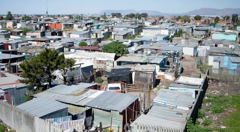 Top-10-des-pays-africains-présentant-les-niveaux-les-plus-élevés-d_extrême-pauvreté-_Banque-mon