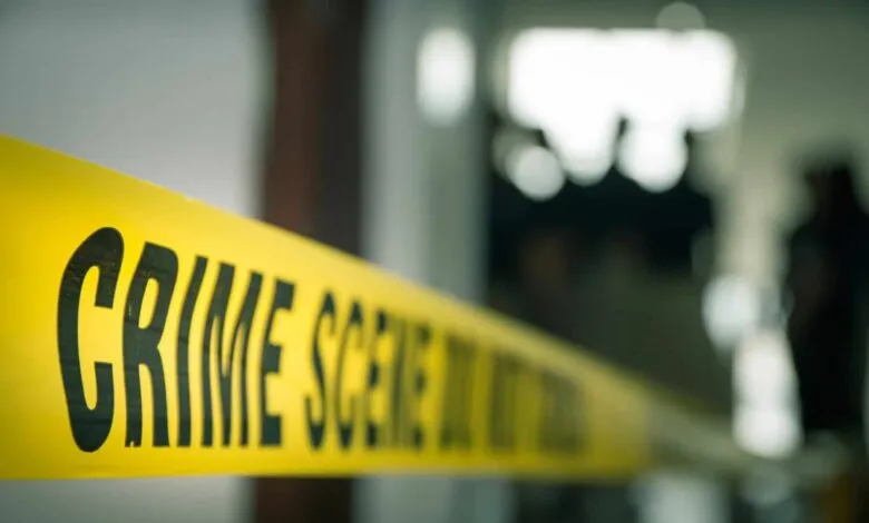 un homme de 25 ans tue sa mère en Afrique du sud