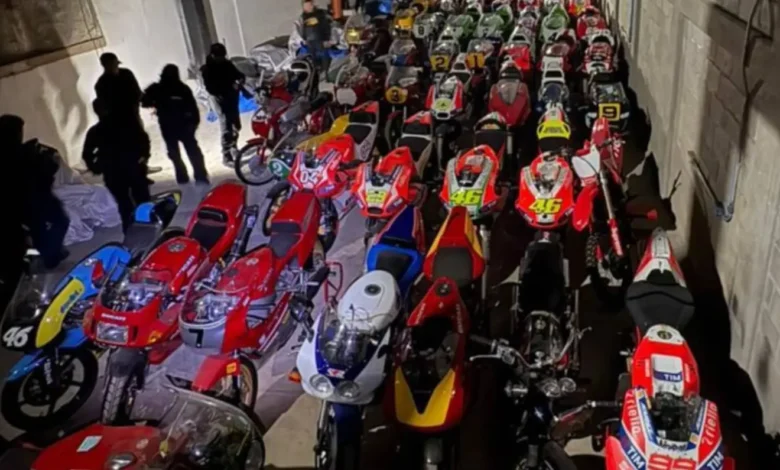 Le FBI découvre des motos appartenant à Márquez, Rossi et Lorenzo, d’une valeur de 32 millions de livres sterling, cachées par un ancien athlète olympique.