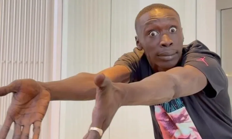 Khaby-Lame_-vend-son-entreprise-pour-900-millions-de-dollars-2