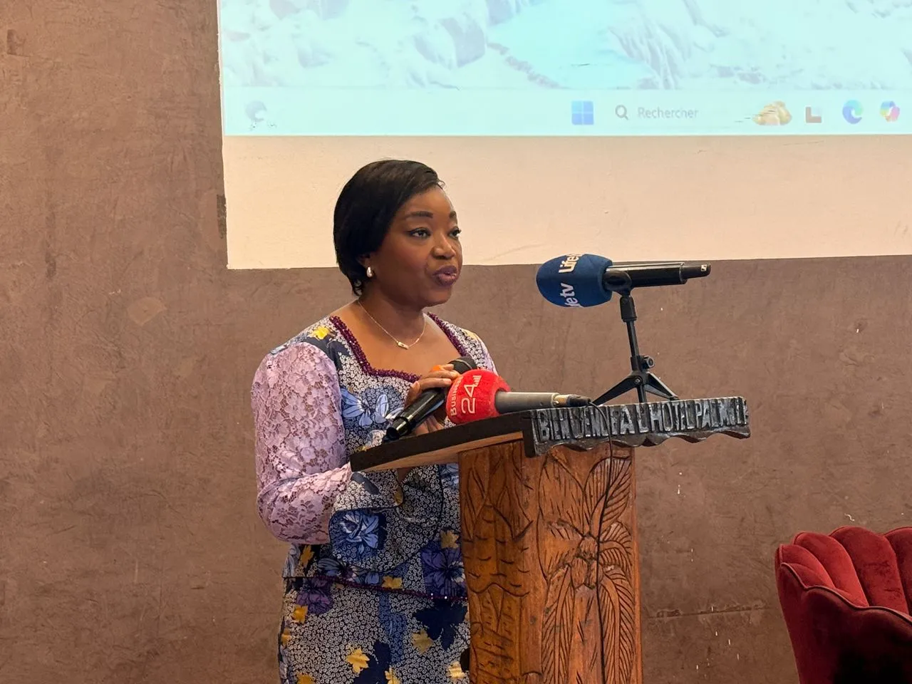 Colloque sur le handicap / Me Florence Loan-Messan rend hommage à Me Brigitte Mensah, avocate non-voyante