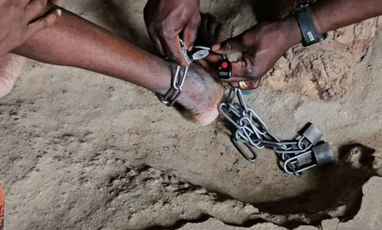 Nigeria – un homme séquestré et enchaîné illégalement pendant 17 ans par son père biologique