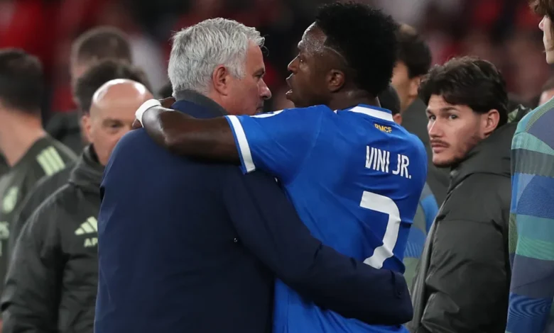 Real Madrid : Vinicius Jr accuse Mourinho de racisme – Mourinho réagit fermement