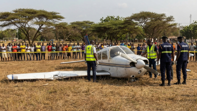 Épave d'un avion léger après le crash de Tema, Ghana