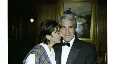 Après cette révélation, le gouvernement américain poursuivi par les victimes de Jeffrey Epstein