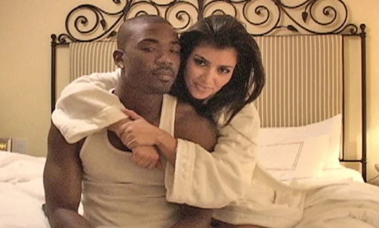 Kim Kardashian et Ray J concluent un accord confidentiel sur leur sextape