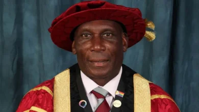 Premier League: chiffre record – L&rsquo;incroyable fortune que l&rsquo;arbitre le plus emblématique a gardée secrète jusqu&rsquo;à sa mort