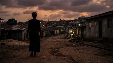 Silhouette femme Conakry